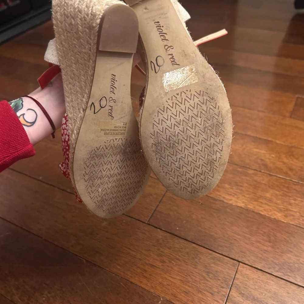 Red and White Wedge Sandals from Violet and Red - Picture 4 of 4